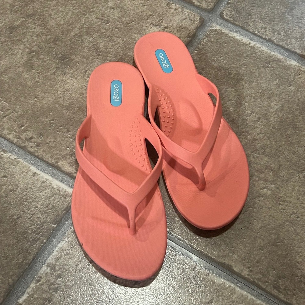 Oka-B Womens Coral Pink Thong Flip Flop Sandals Size 9 US Made in USA